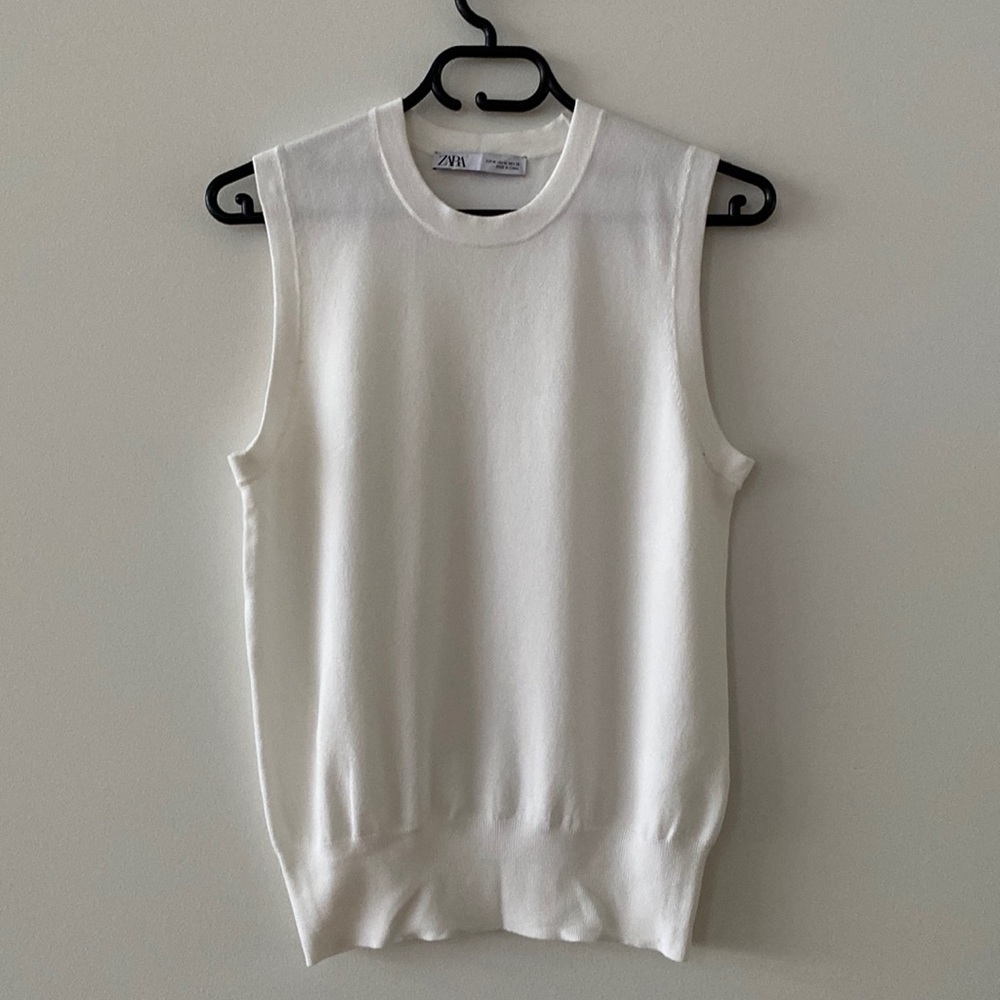 π As new - Zara - Sleeveless Knit Top π - Picture 1 of 7